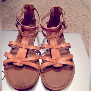 Women’s sandals